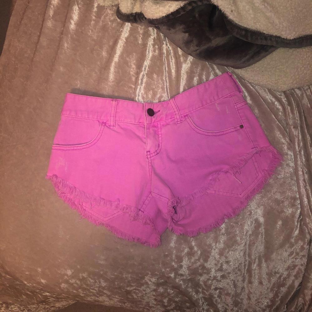 Billabong laneway short shorts neon pink/purple